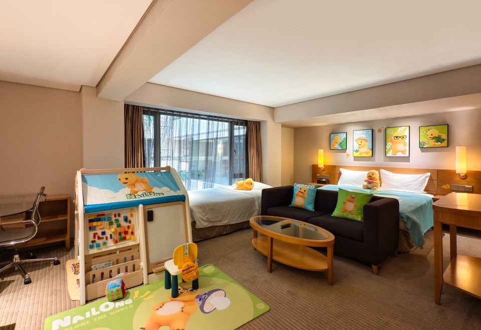 奶龍親子主題家庭房