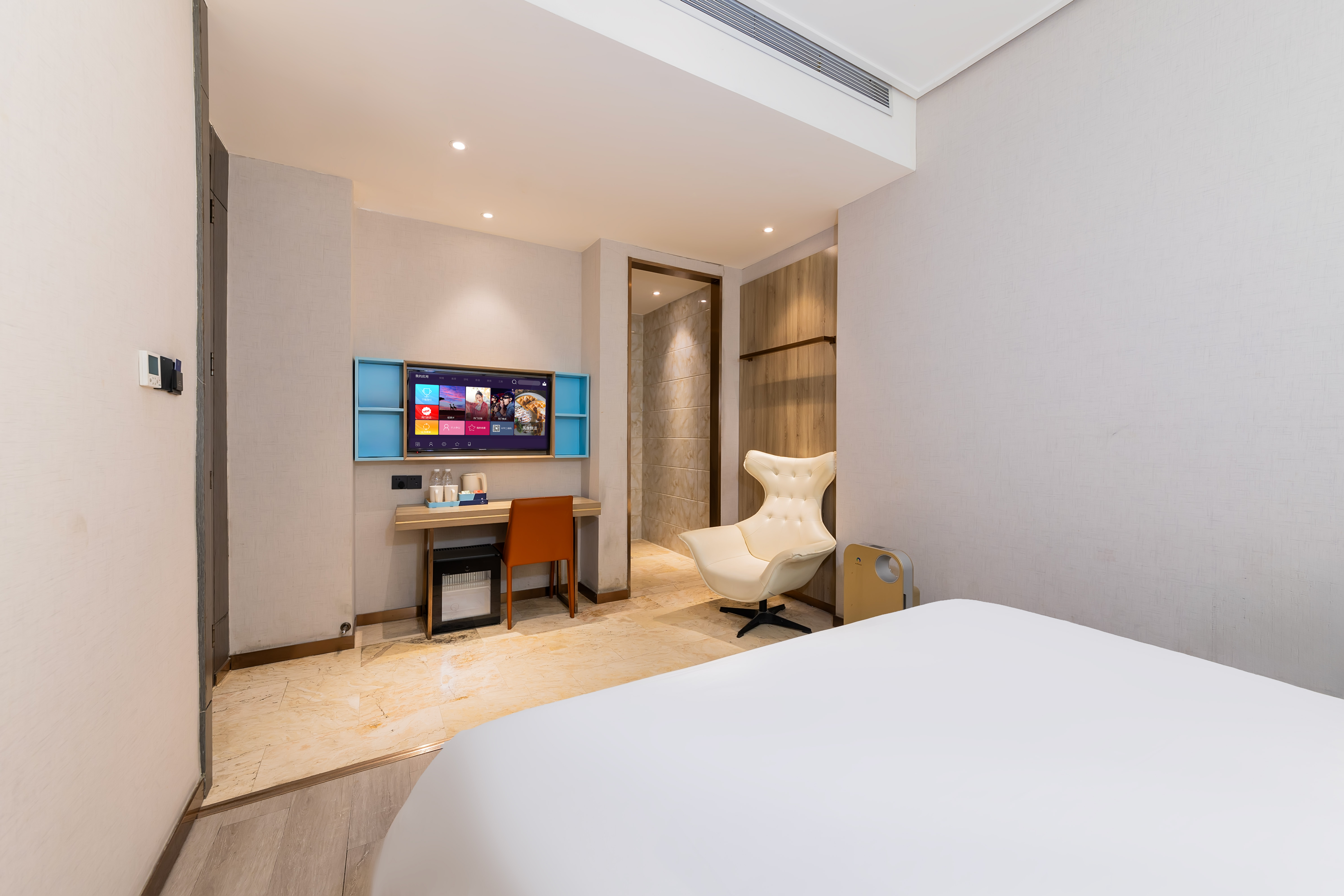 Starway Hotel (Xi'an North Railway Station, Fengcheng Fifth Road)酷角时尚大床房（亲肤床品+释压床垫+私享空间）