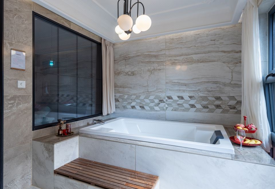 Fengcheng No.12 CourtyardQueen Room With Garden View