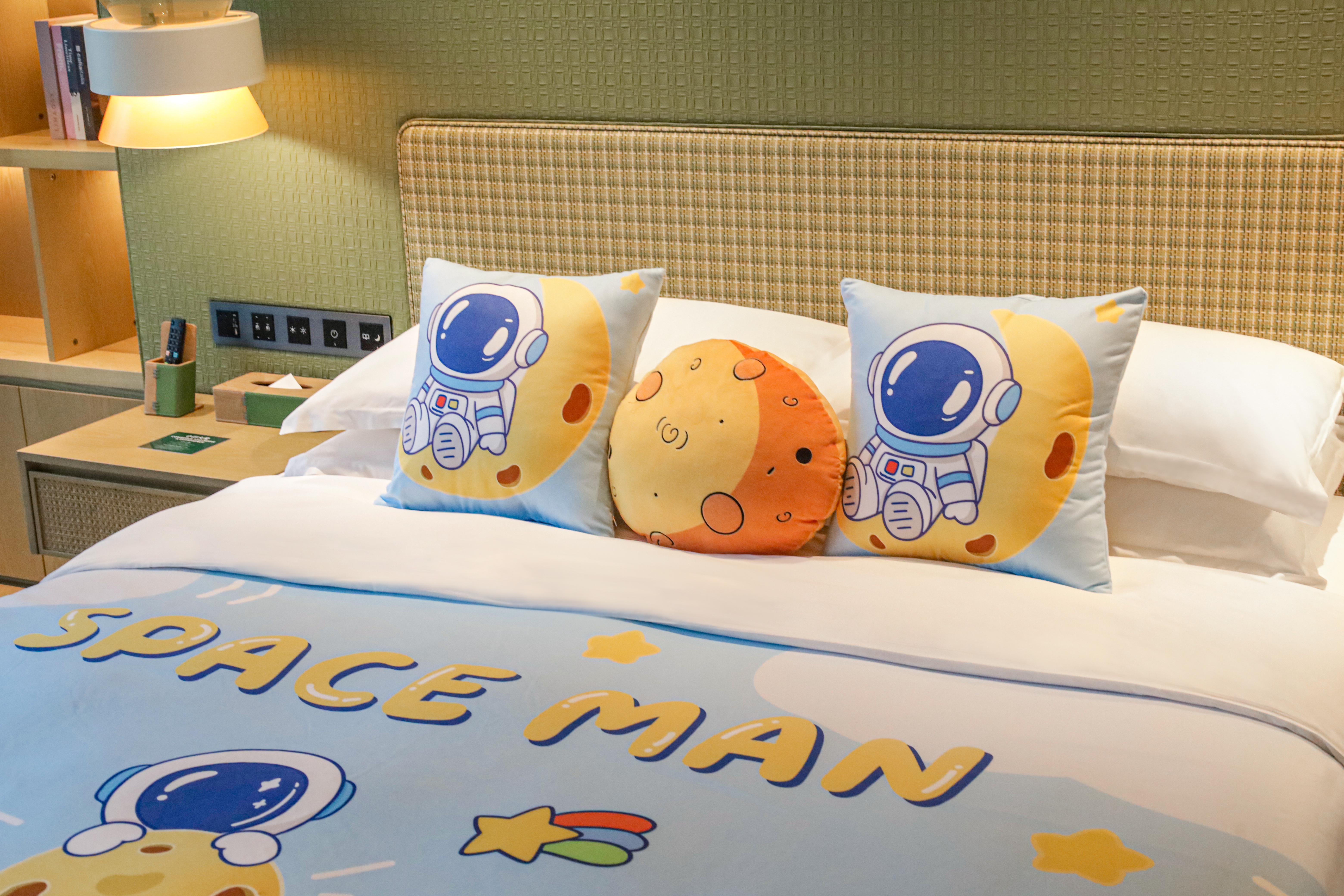 【小小太空人】亲子主题套房