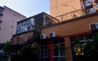 Baxi Youth Hostel Hotele w: 