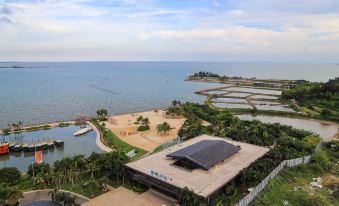 Yuhai Guanxuan Apartment (Xuwen Hai'an New Port Ferry Terminal)