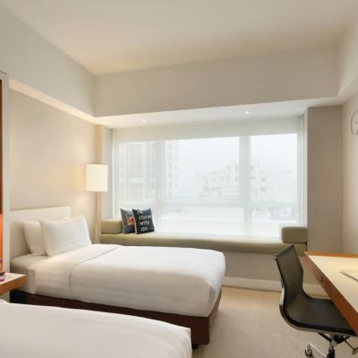 Deluxe City View Twin Room