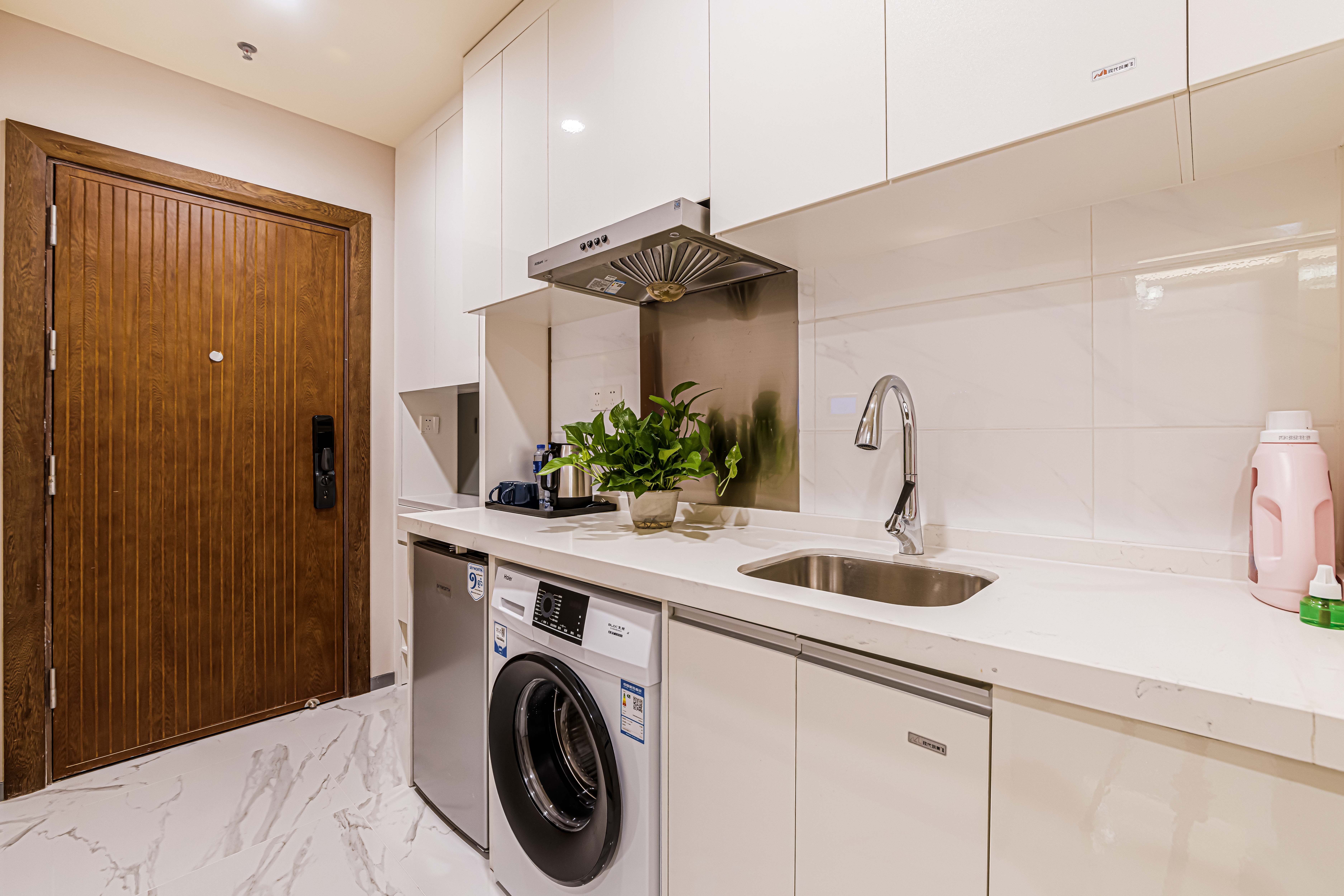 巨幕观影大床房【百寸投影+4K高清】