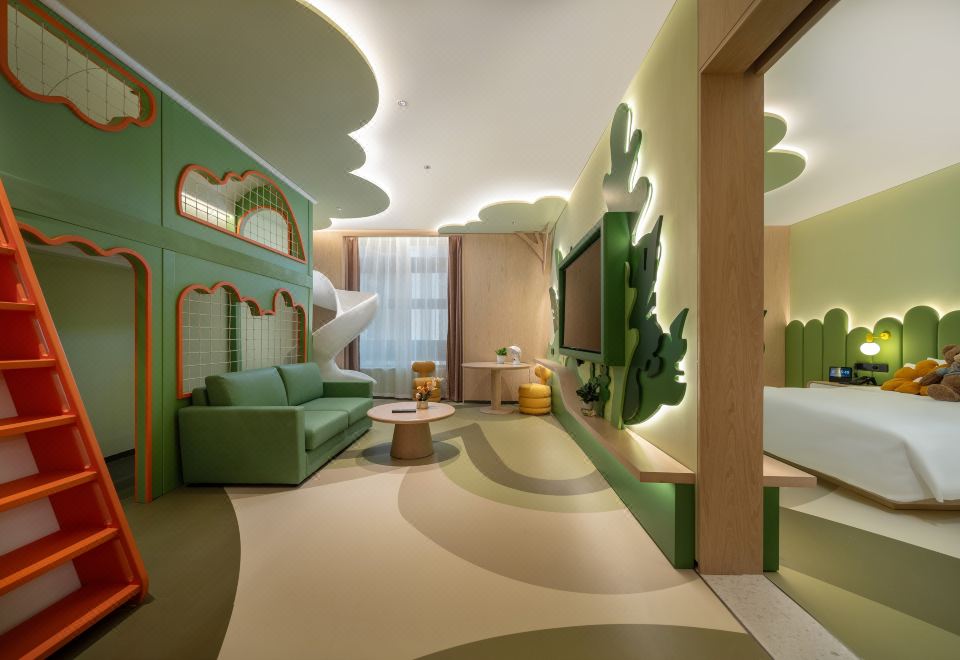 Palace Garden Hotel BeijingForest Themed Suite