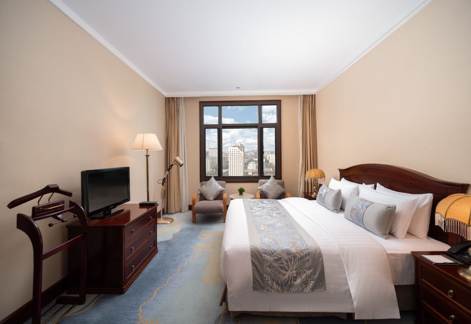 家庭套房「俯瞰市中心CBD盛景+2房1厅奢阔格局」