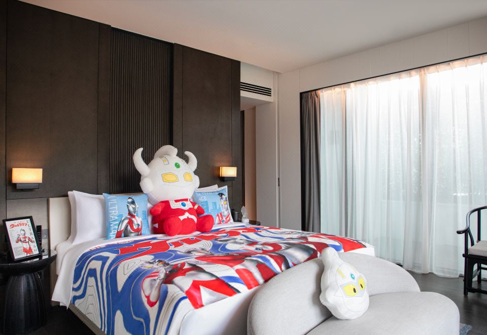 Oriental Resort GuangzhouDeluxe Ultraman Theme Suite