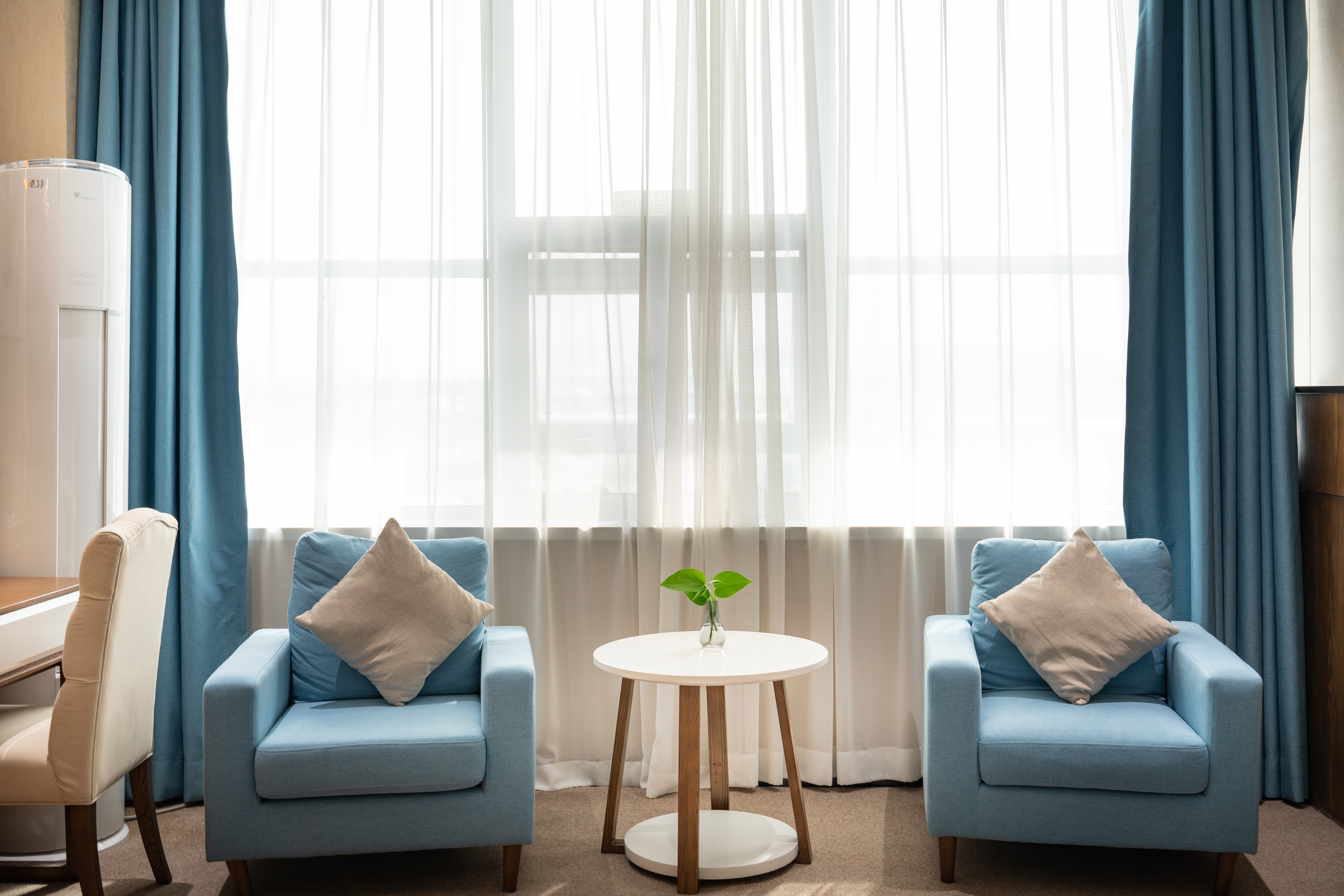 凤凰高级大床房