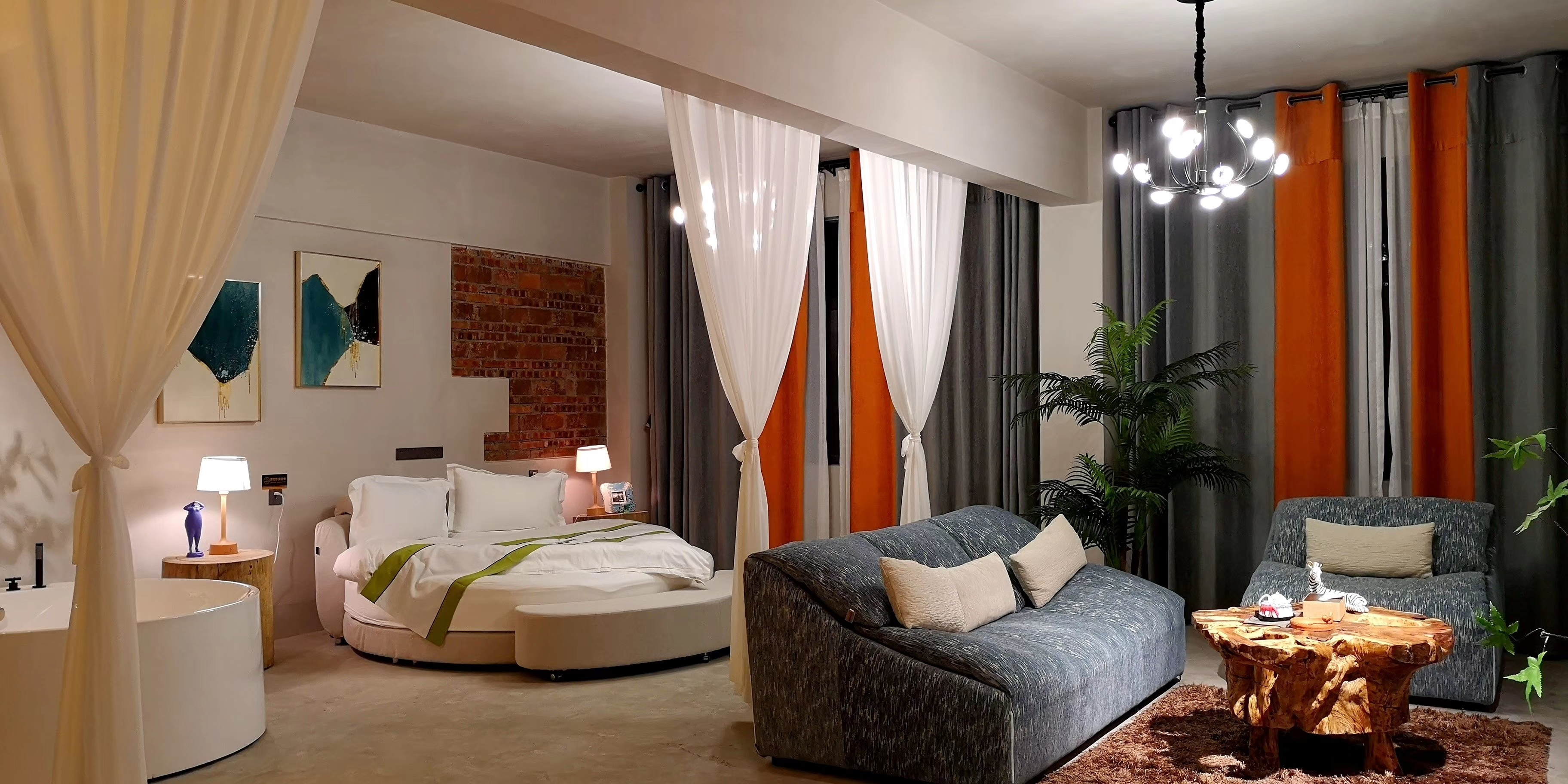 花好月圓豪華圓床房