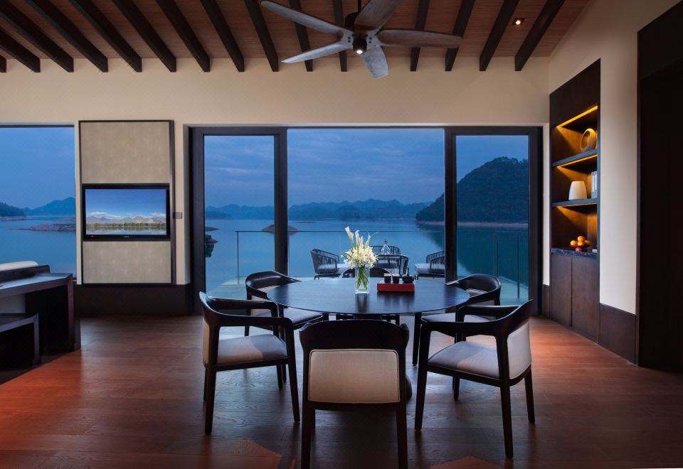 瀛山居湖景四臥泳池院墅