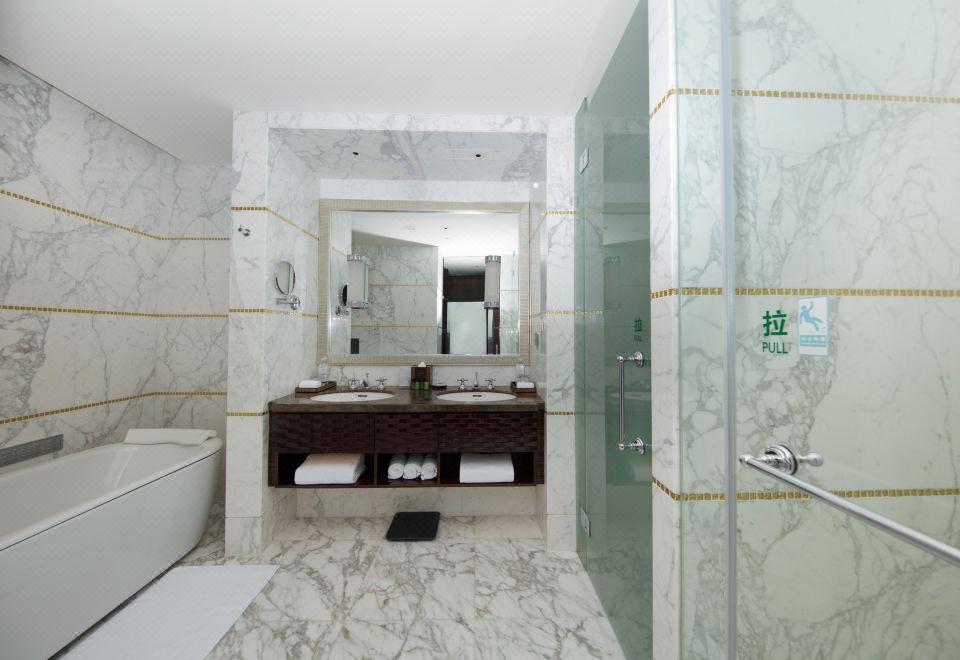 行政湖景亲子套房