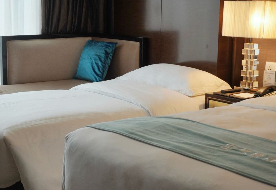 Rising Butterfly Hotel, Chengdu TaiKoo LiFamily Triple Room (Smart Home + Tub + AccaKappa Toiletries)