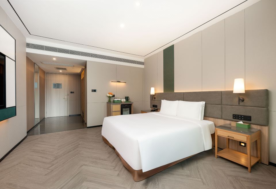 豪华西塔景大床房（璀璨西塔夜景+云朵记忆枕）