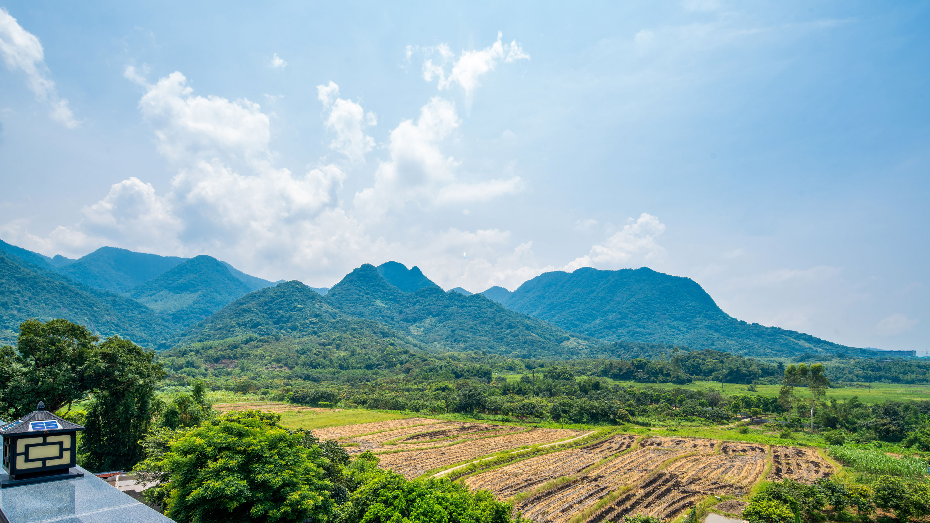 山景暖阳大床房