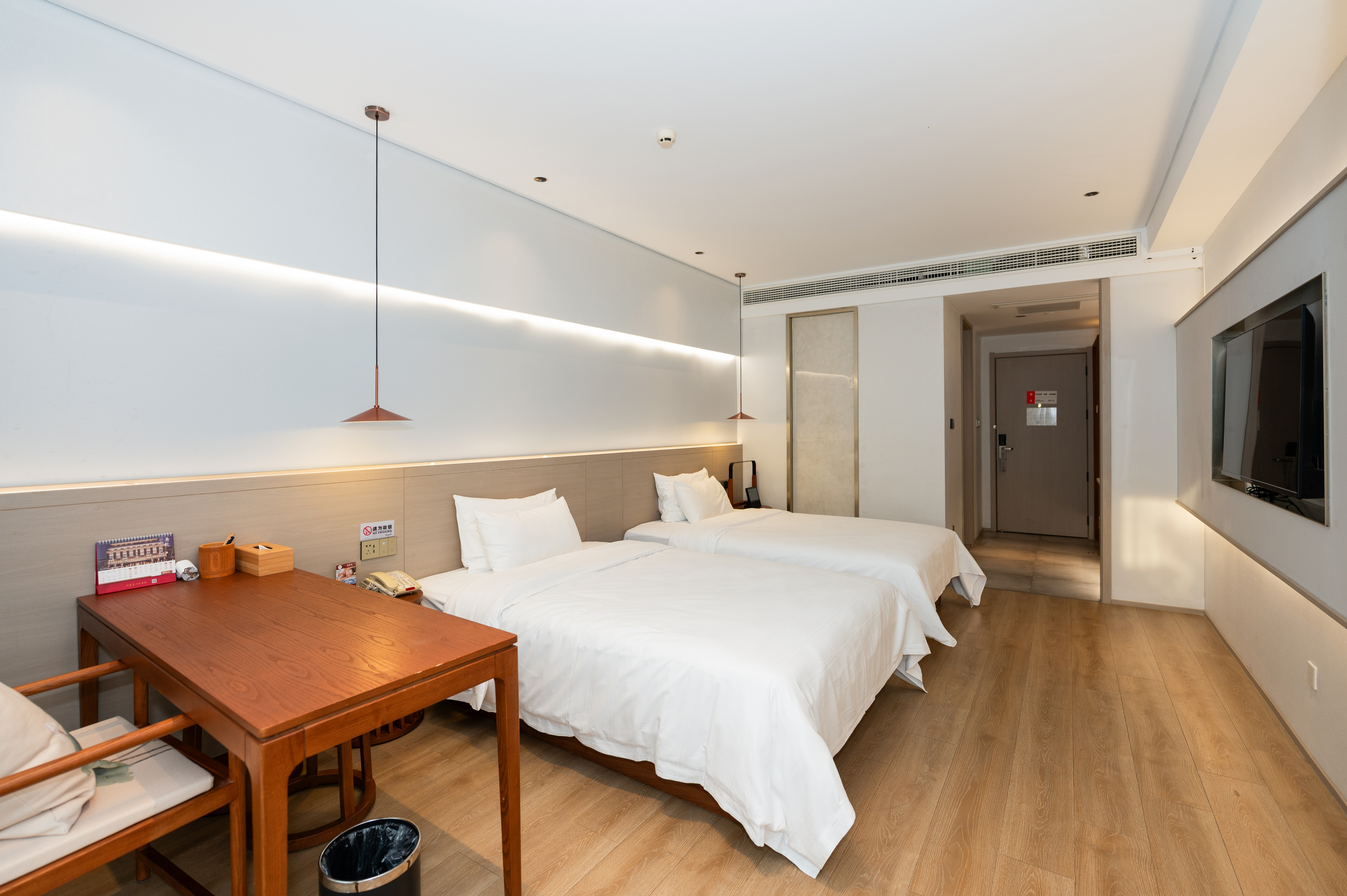 探花双床房（高速吹风机＋浴袍）