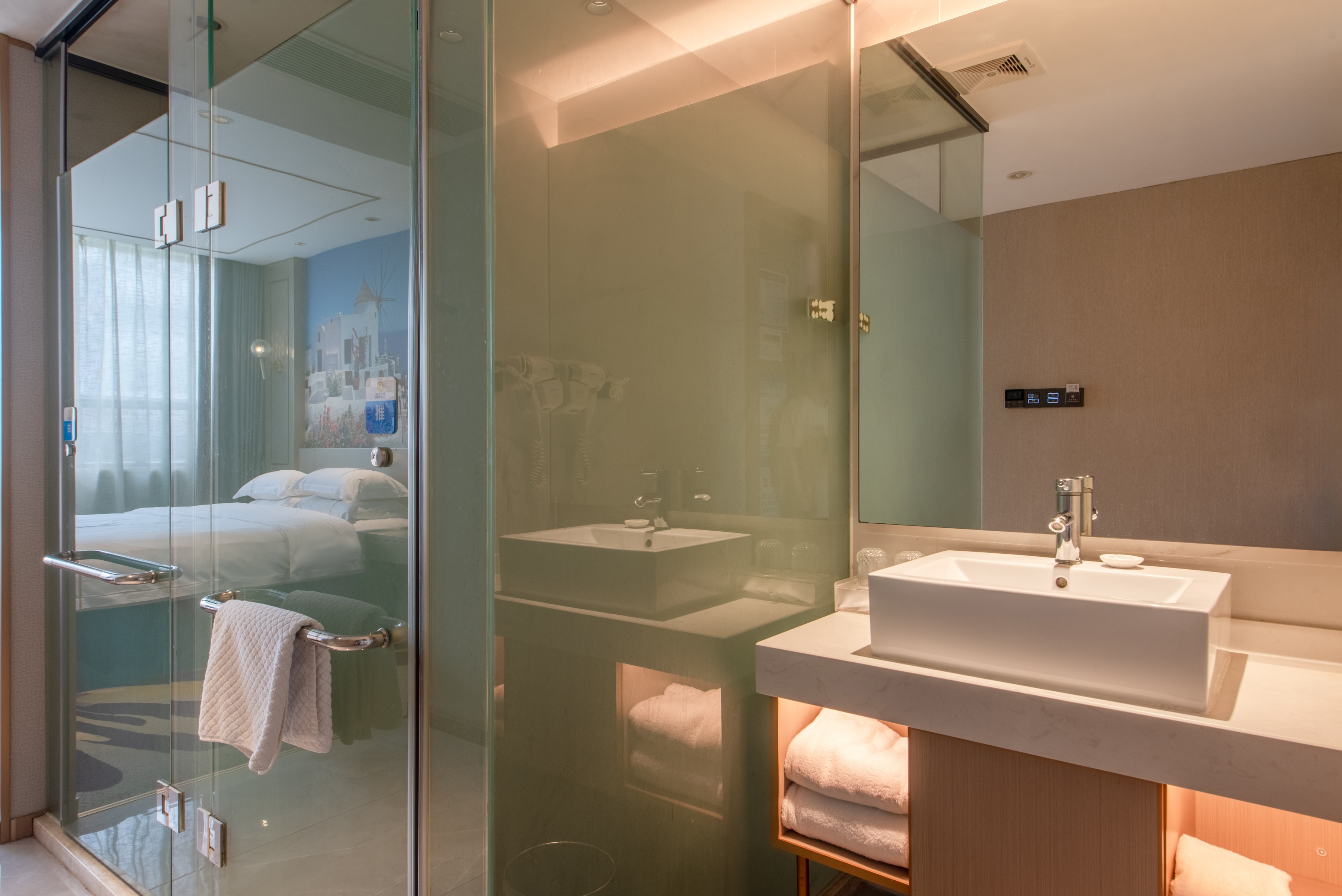 Calvin Hotel Guangzhou「青春」电竞单人房丨RTX5060+13490F+2K240HZ+32G+冰箱