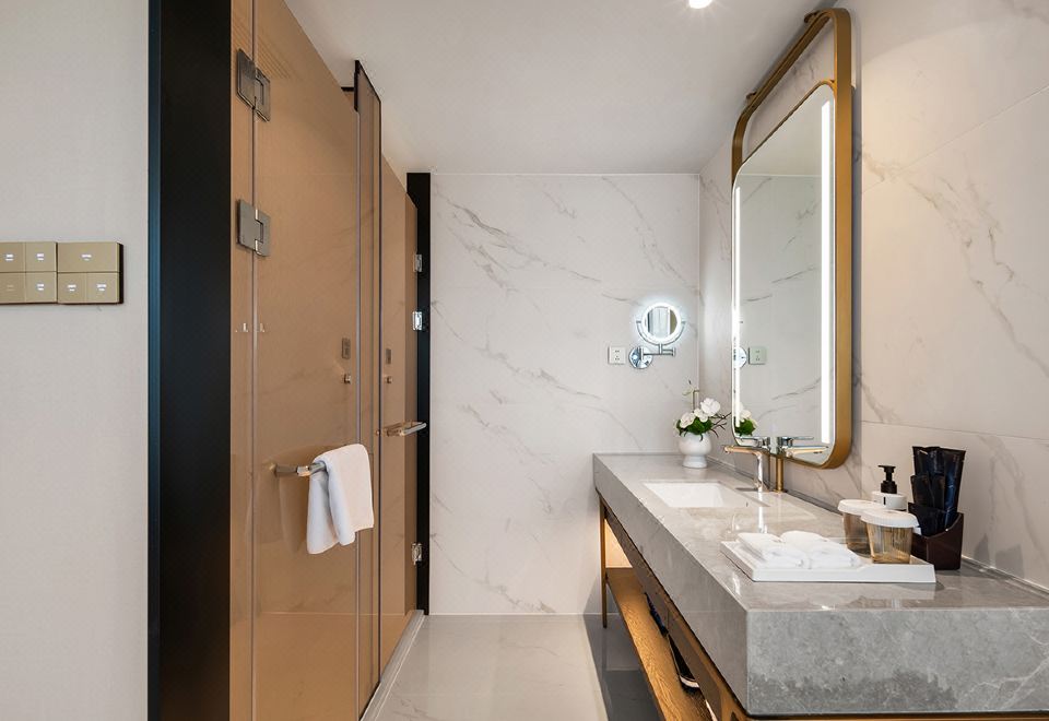 行政尊享套房（功夫茶具-乳膠枕頭-智能客控）