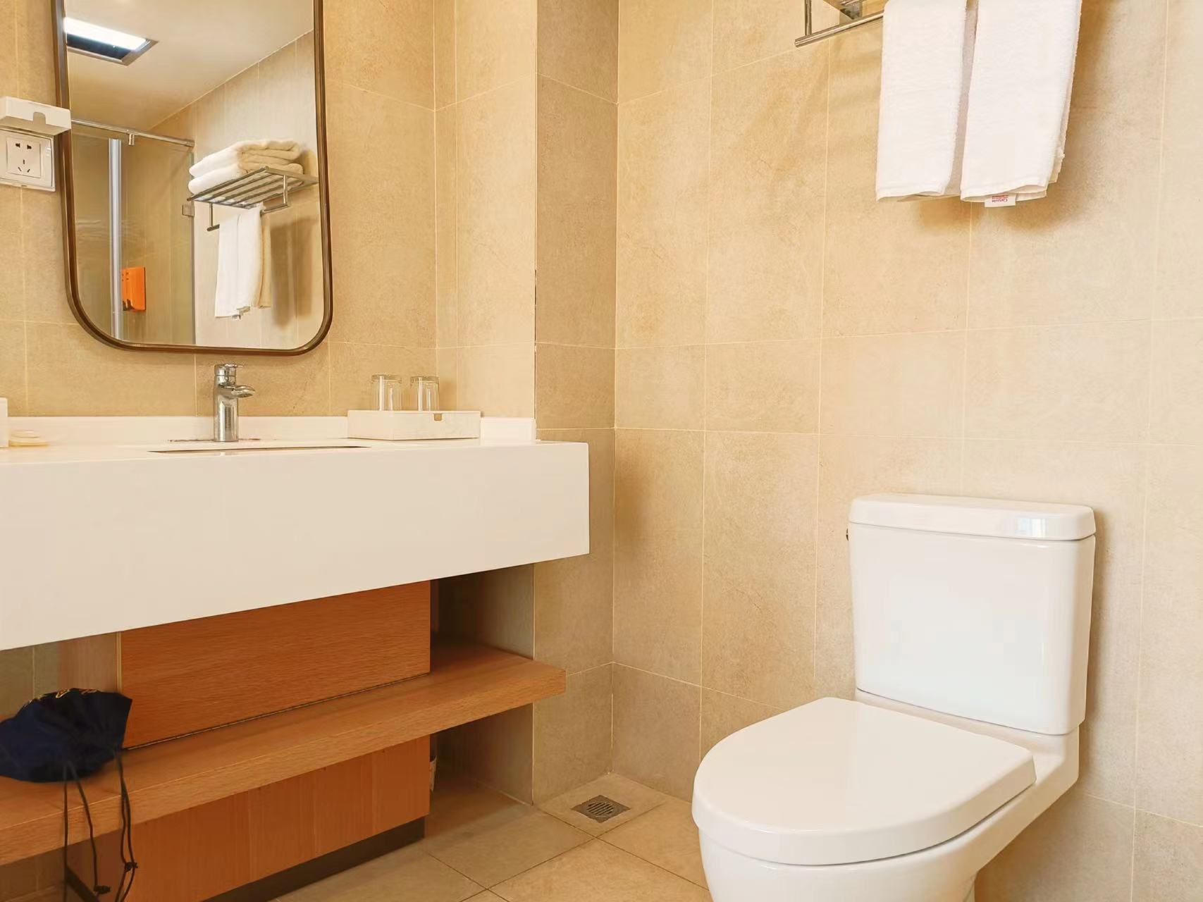 豪华湖景叠院二室二衞标间套房