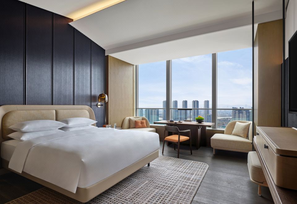 Andaz Nanjing Hexi1 King Bed Deluxe Room With River View