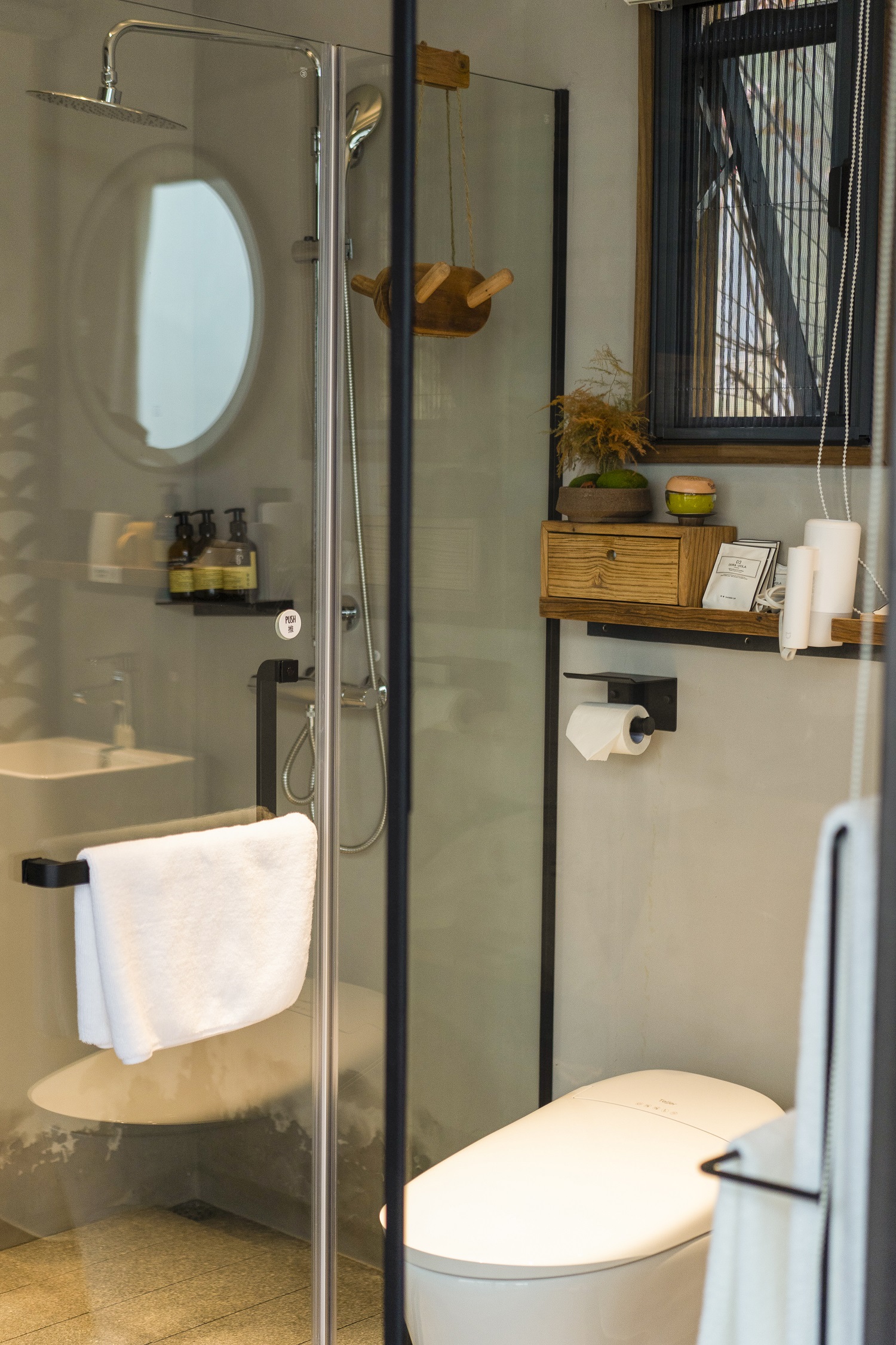 Middle Mountain Hotel渔村别墅大床房