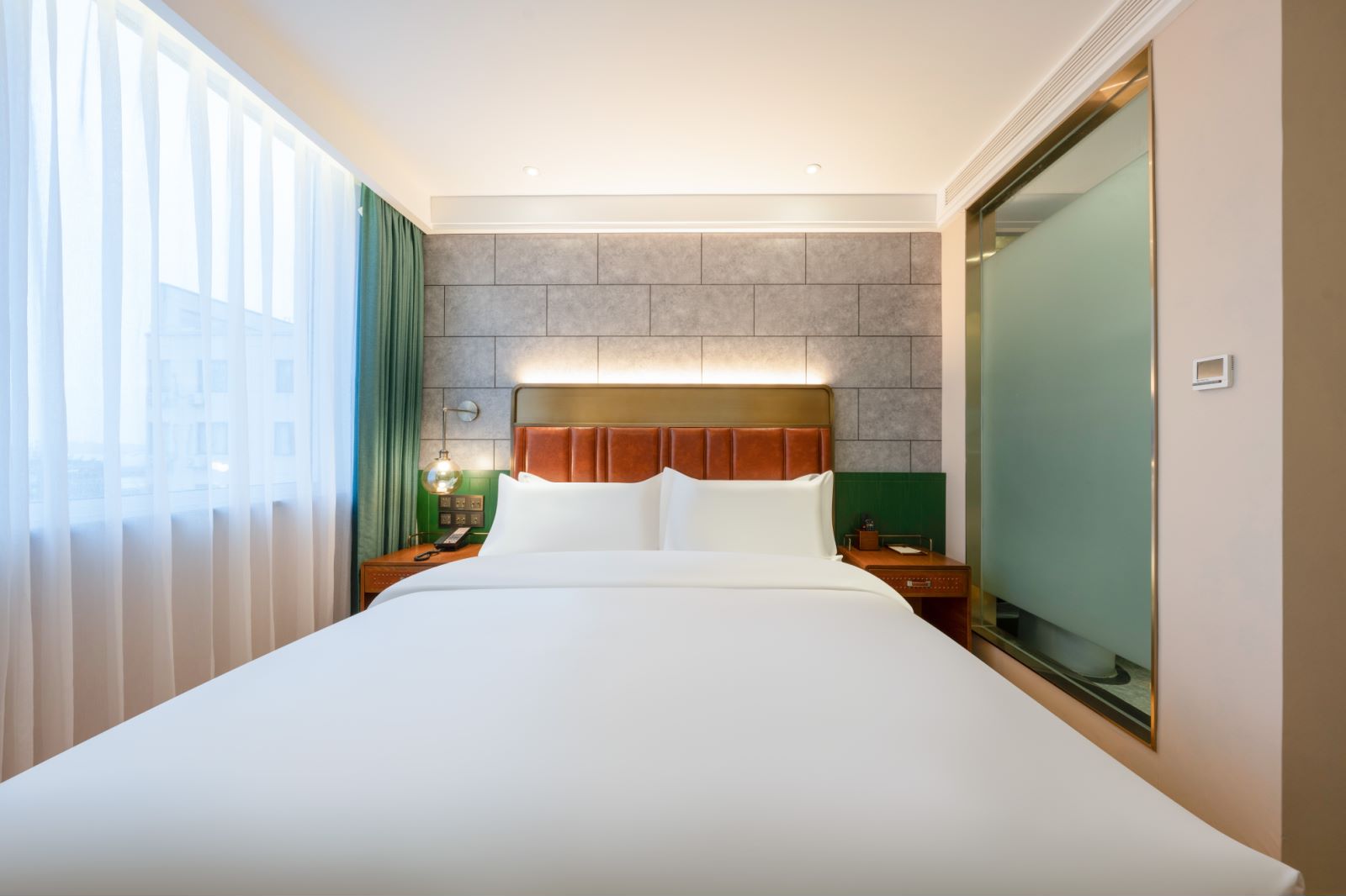 啡凡大床房（投屏）