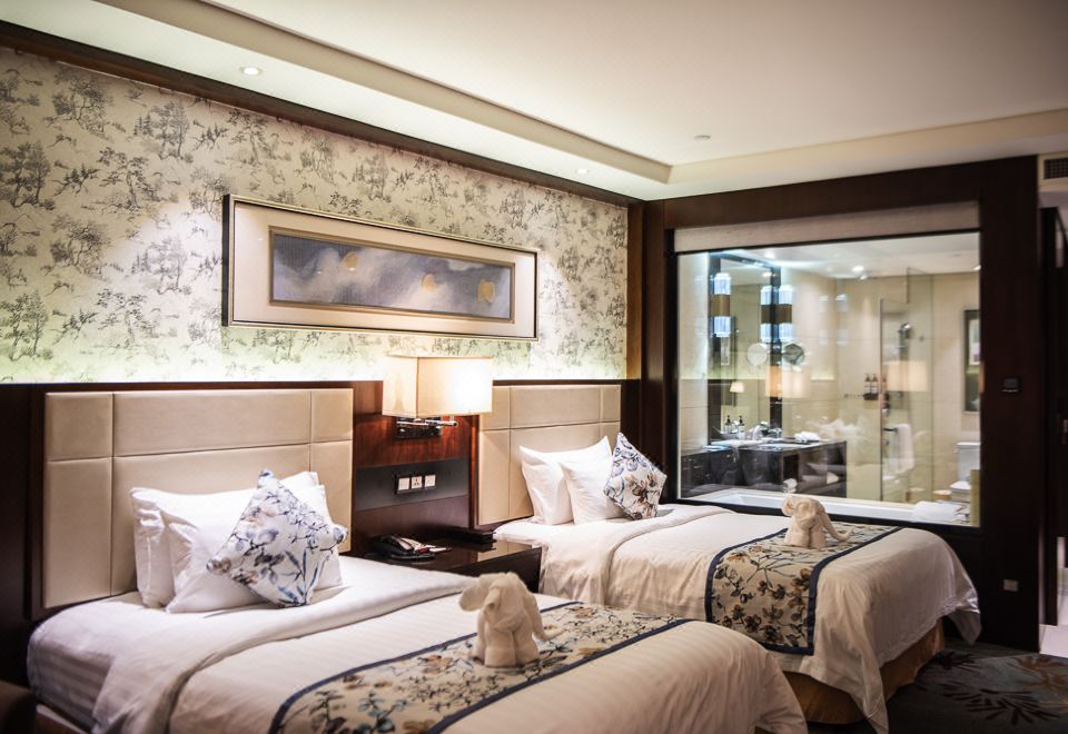 Cozy 2-bed Room
