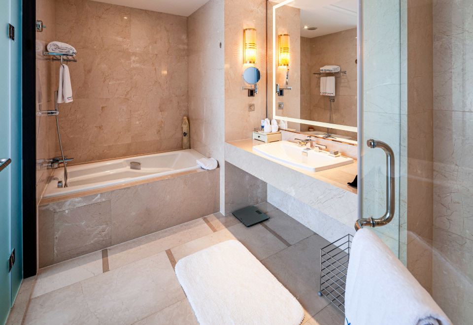 豪廷行政影音大床房