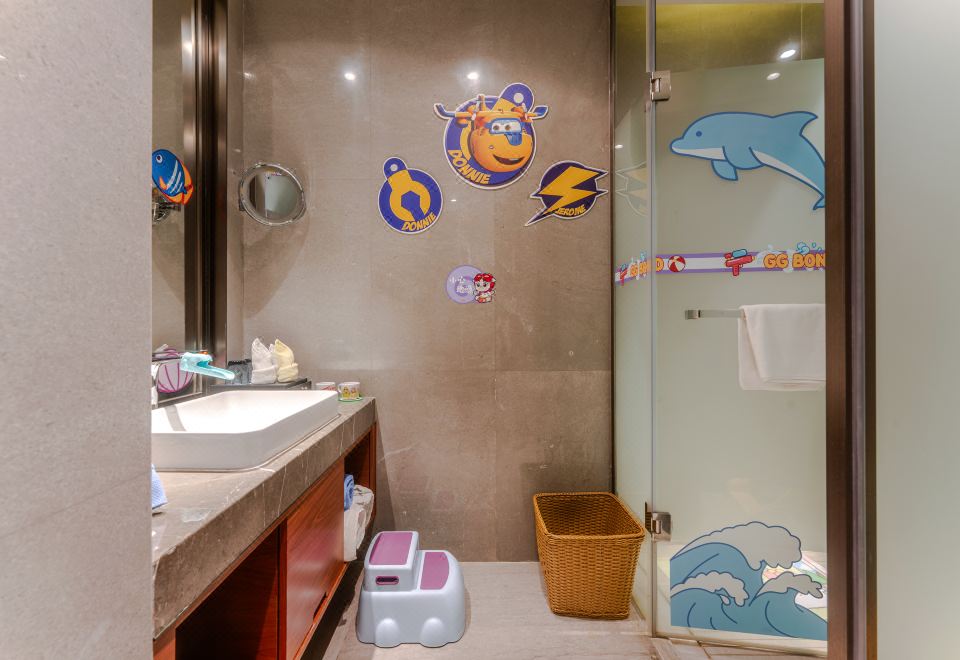 酷芽豬豬俠海洋親子泡池雙床房