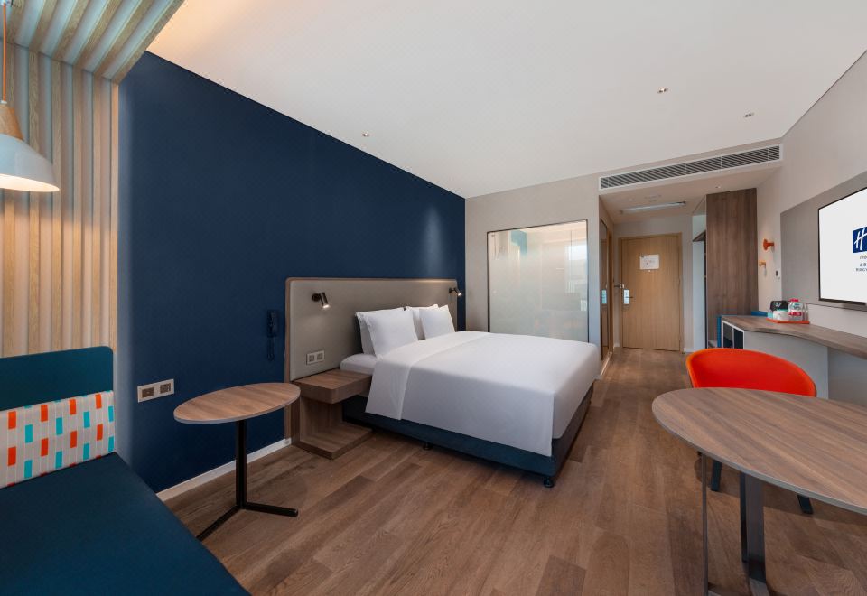 城市景觀大床房（浴袍、體重秤、泡腳桶）