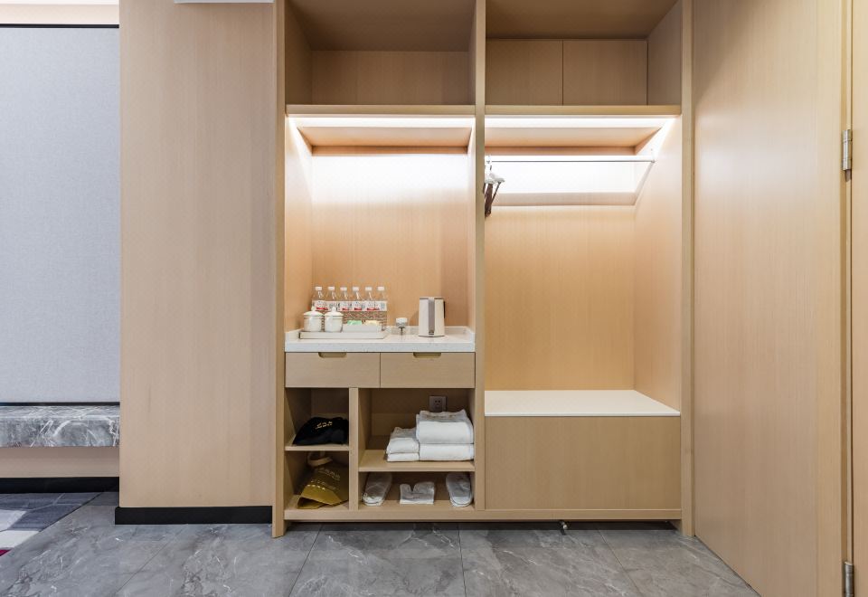 Qiaojia Zhuoda HotelDeluxe Queen Room