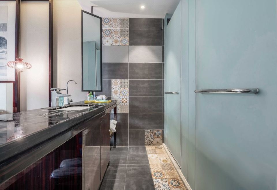 Qian Stream Grand HotelDeluxe Queen Room