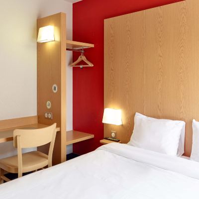 三人間 巴黎意大利廣場酒店優惠