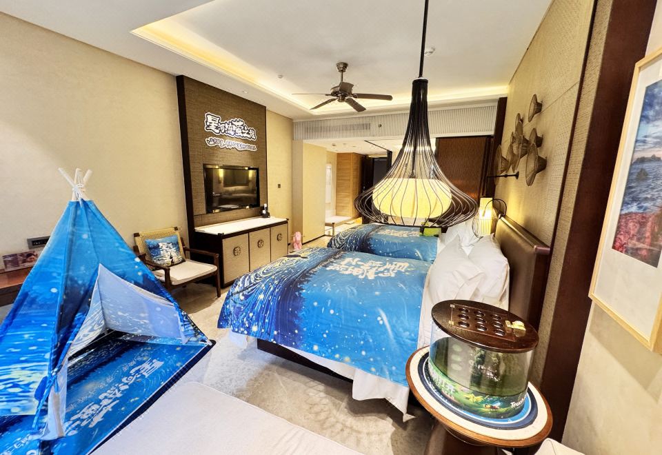 豪华园景萤火虫主题双床房