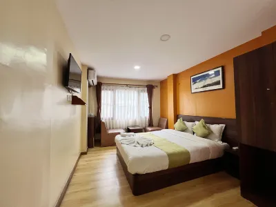 Holiday Hostel Hotel di 