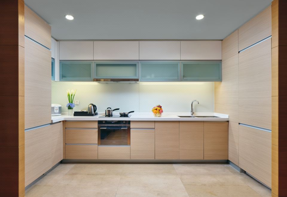 三卧套房 （高空景观+客厅+厨房+冰箱+洗衣机+乾衣机）