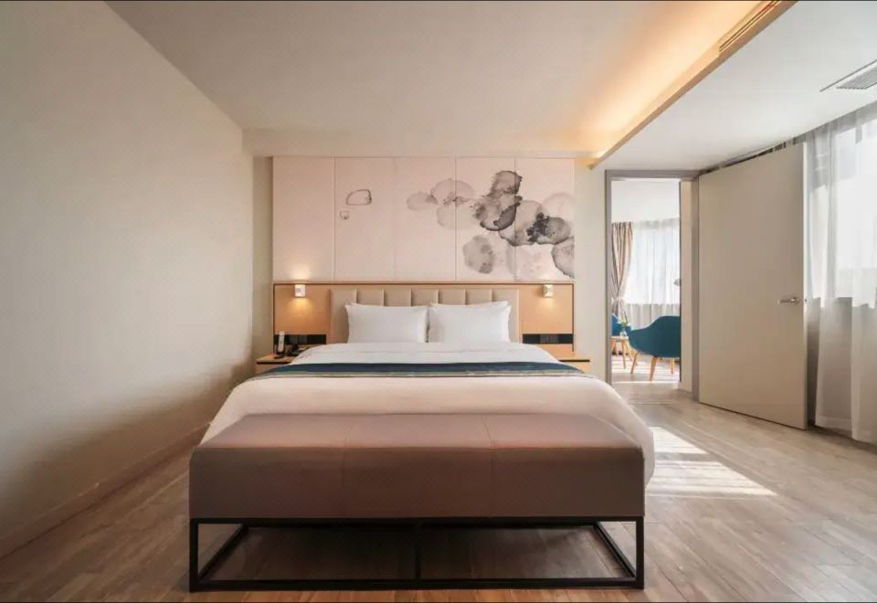 高级大床房【55寸电视可投屏+莱芬吹风机】