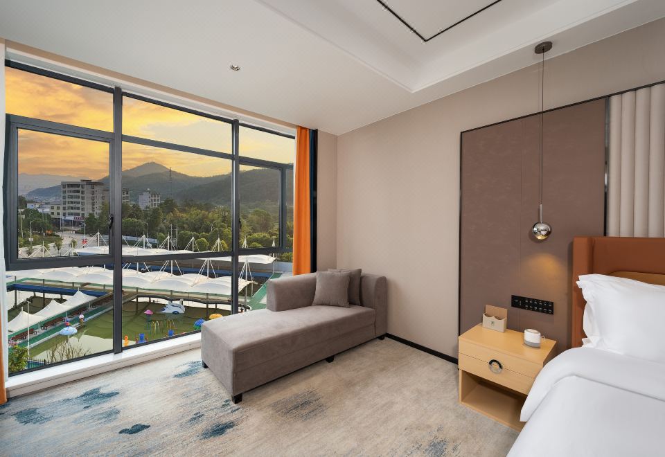 虔享·雅致智能大床房【小度语音+落地窗+贵妃椅】