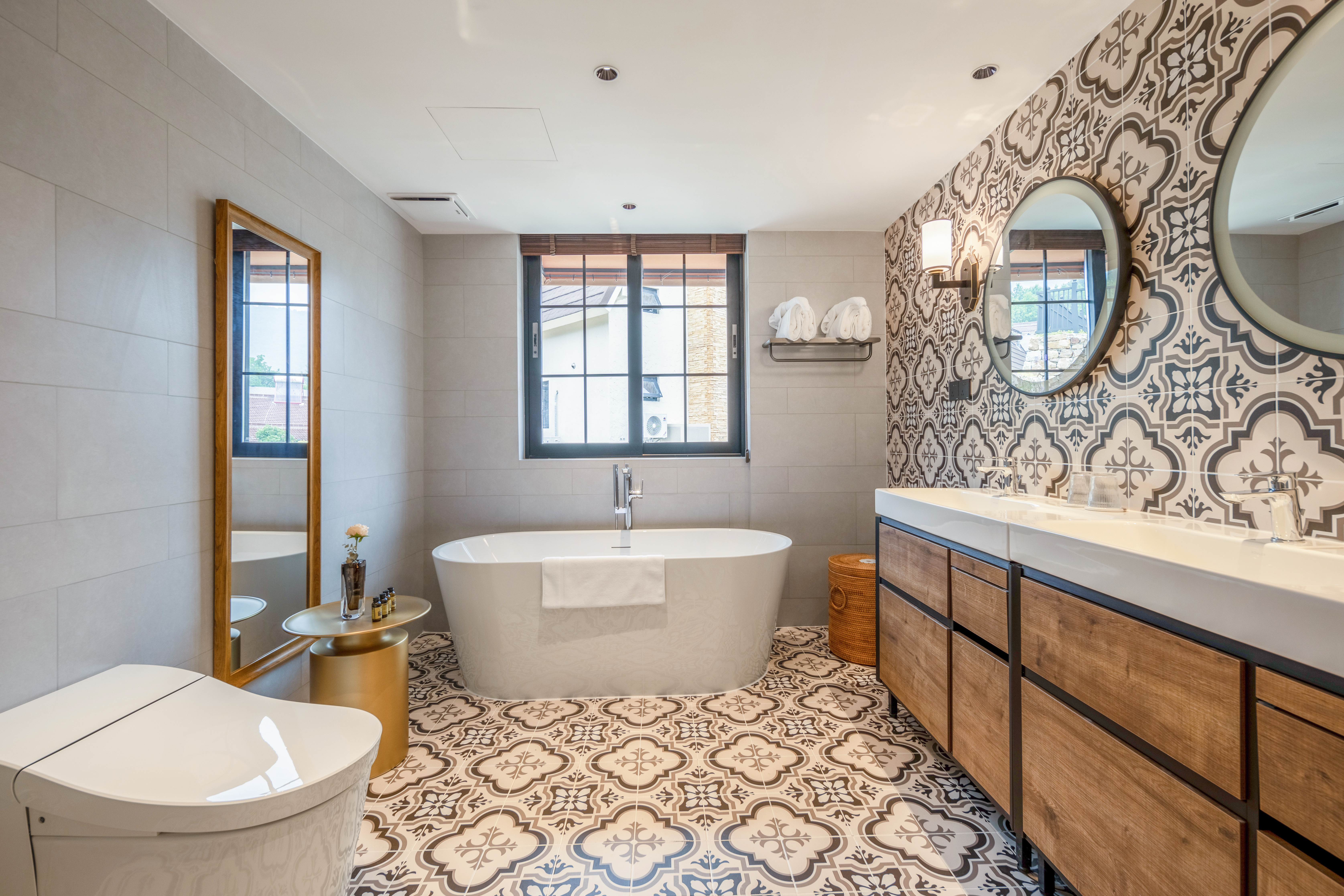 南院?6号楼?4房包栋