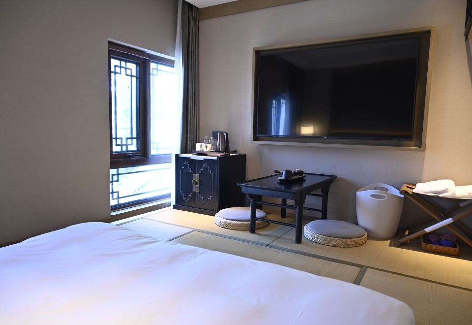 Beijing Gulou courtyard MANXIN HotelTatami Double Room