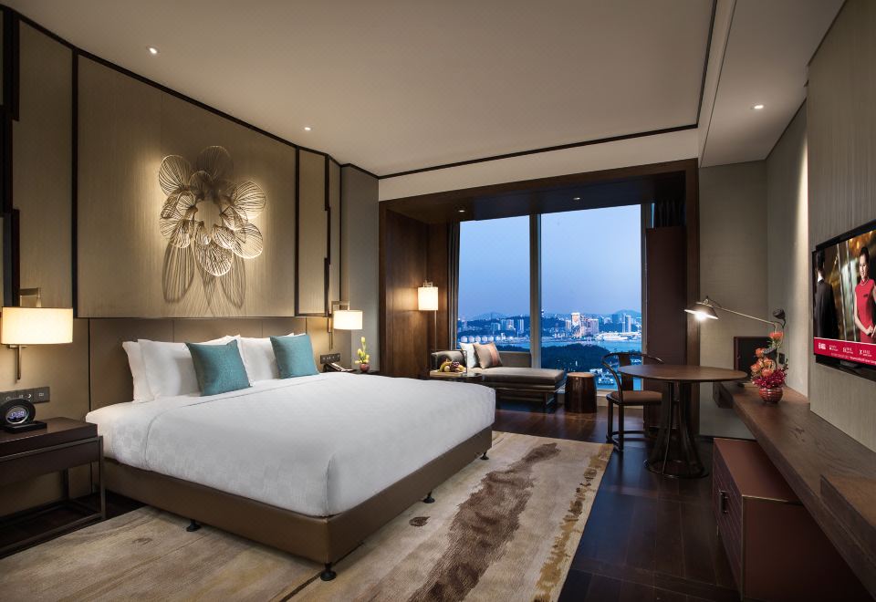 行政高级海湾景观超大床房（一线海景度假圆浴缸）