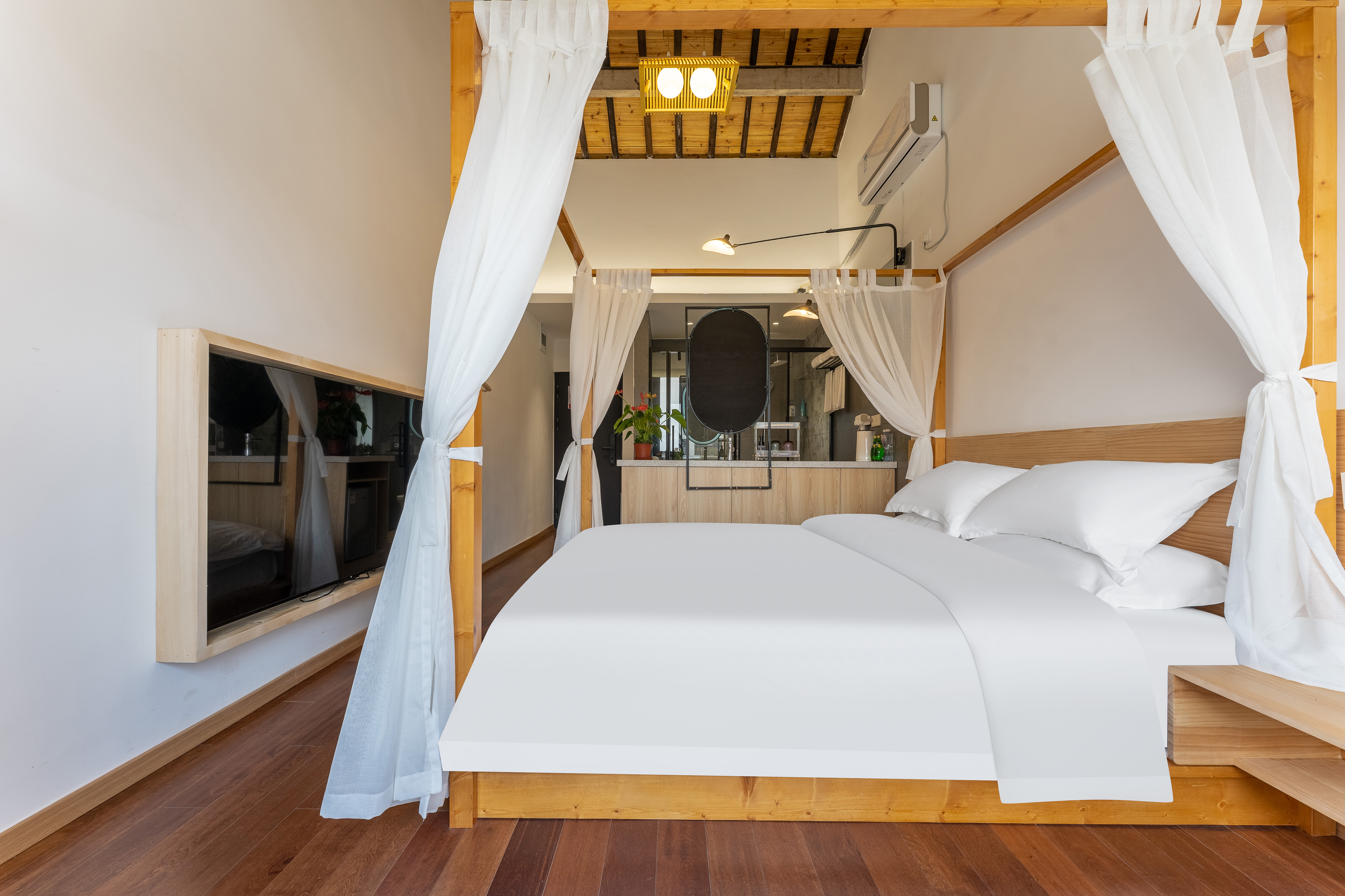 东井·大床房丨小冰箱+观景茶台+古桥河景