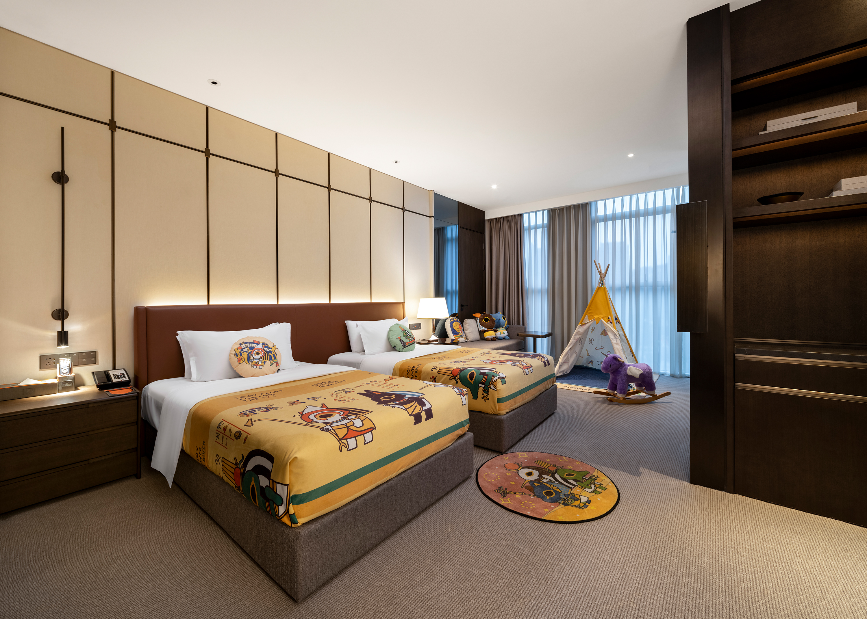 亲子双床房-埃及萌神（都市城景+亲子空间+ 迷你冰箱）