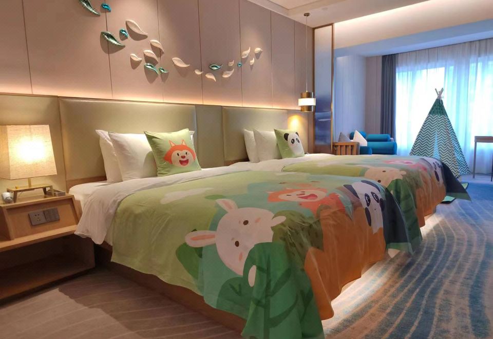 Royce Hotel ShenzhenFamily Twin Room (Animal Party Themed)