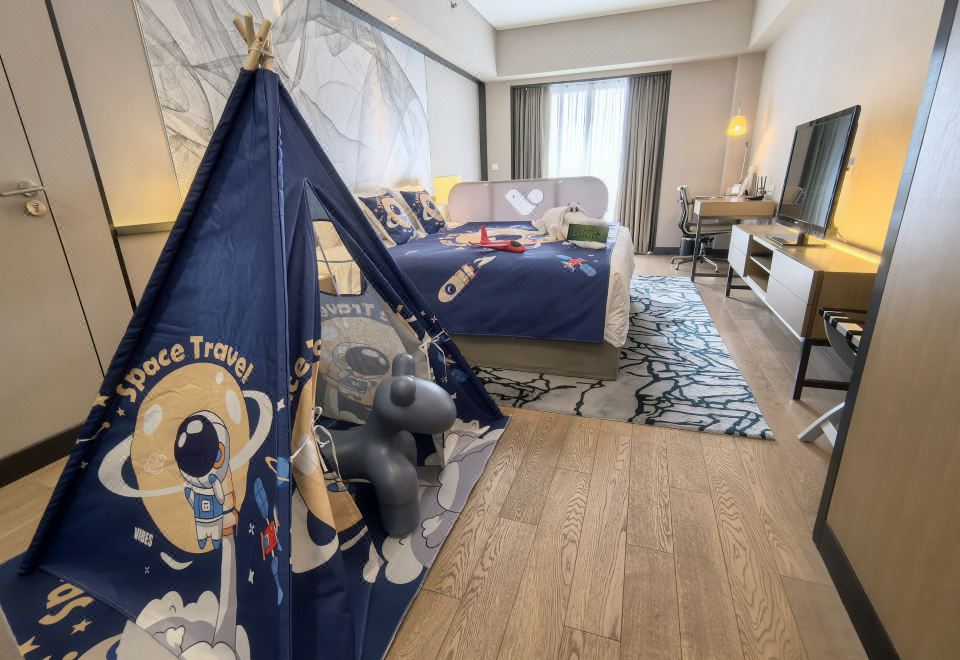 行政单间大床亲子公寓客房