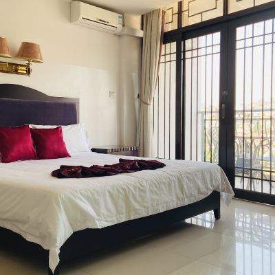 Deluxe Suite Room, 1 Queen Bed, Balcon Evergreen Hotel Promo Code