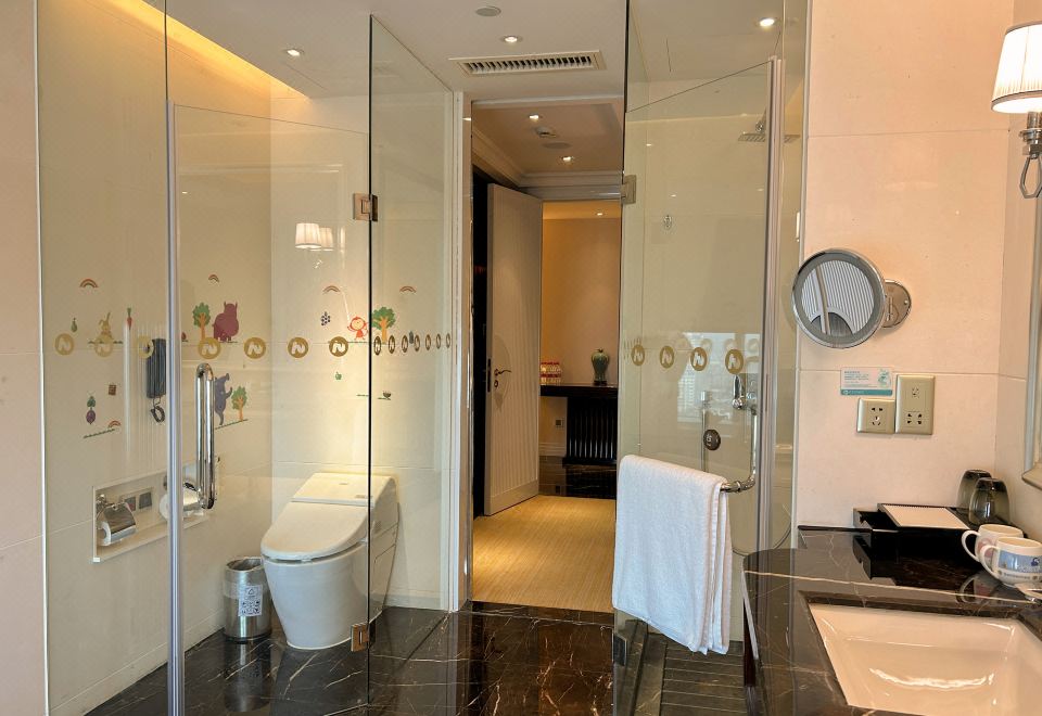 奇幻森林妙趣家庭房