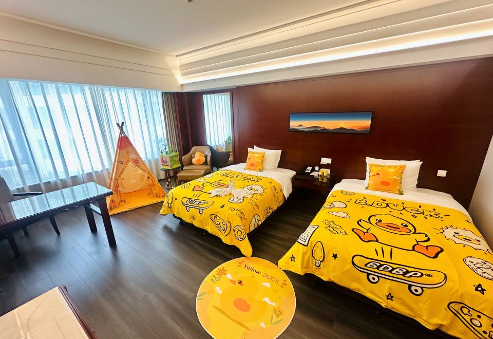 Courtyard by Marriott Shanghai FengxianFamily-friendly 2-bed Room