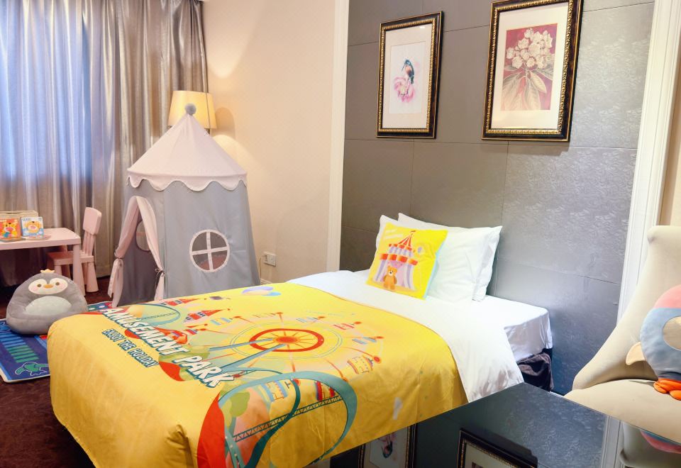 Jinling Mandarin Garden Hotel NanjingFamily Friendly Comfy Suite