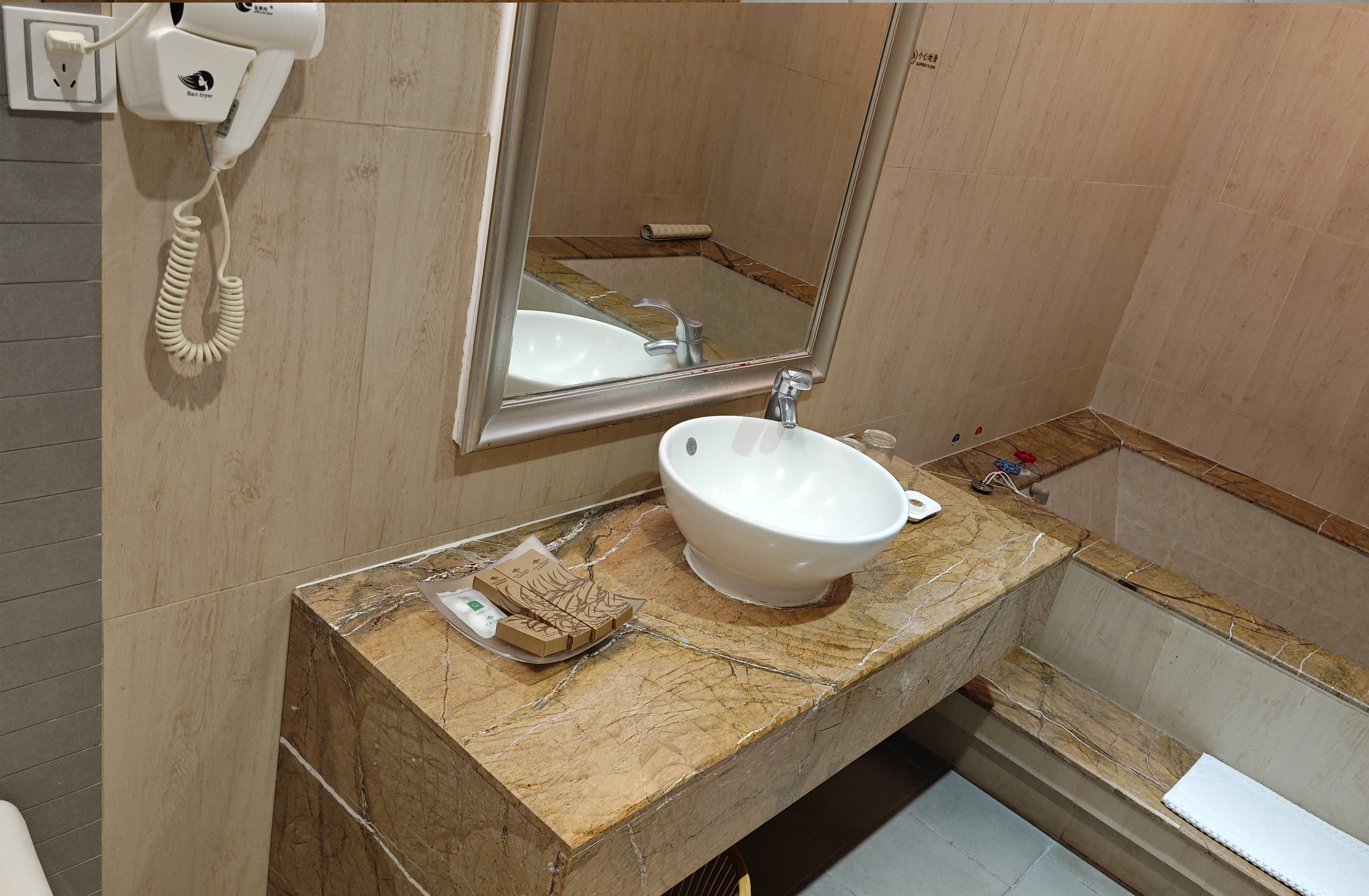 家庭亲子房|独立温泉池