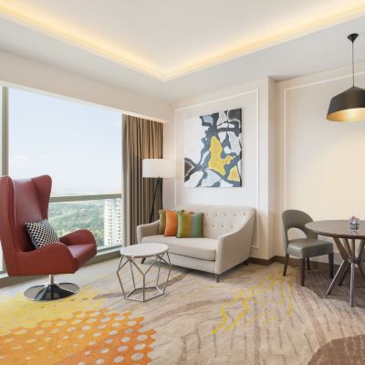 1張特大床，俱樂部休息室通行，套房 普特拉賈亞艾美度假飯店優惠